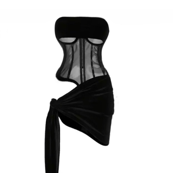 Dresses & Skirts - BLACK COSET AND VELVET DRESS🖤